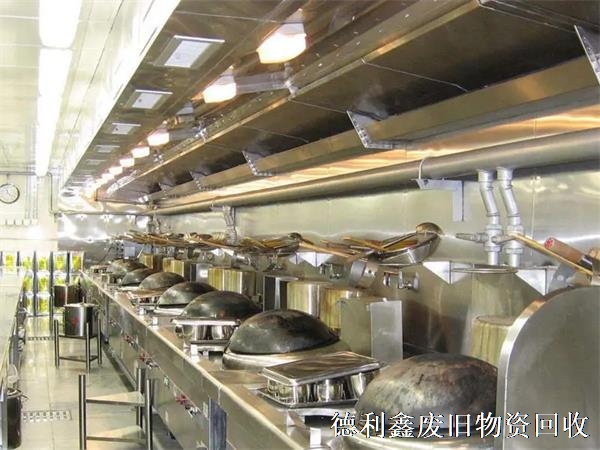 北京賓館設(shè)備回收，國(guó)貿(mào)收購二手地毯，貨架大量回收